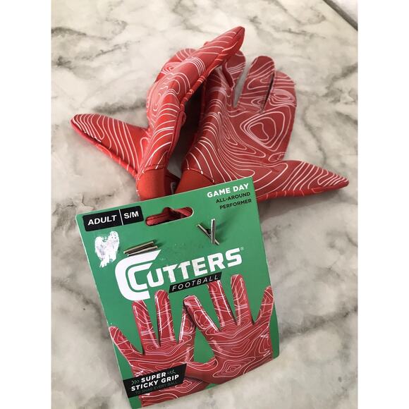 Cutters Football Super Sticky Grip Game Day Gloves Adult S/M Red New w/ Tags - Picture 3 of 5